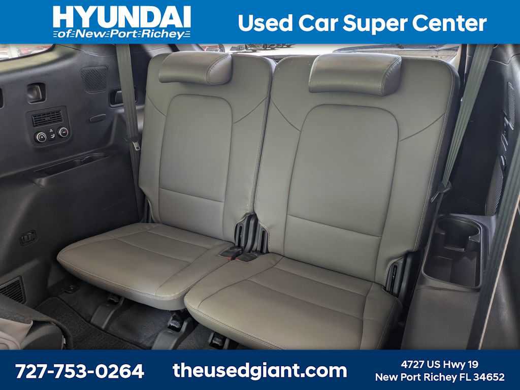 Used 2019 Hyundai Santa Fe XL FWD image 17