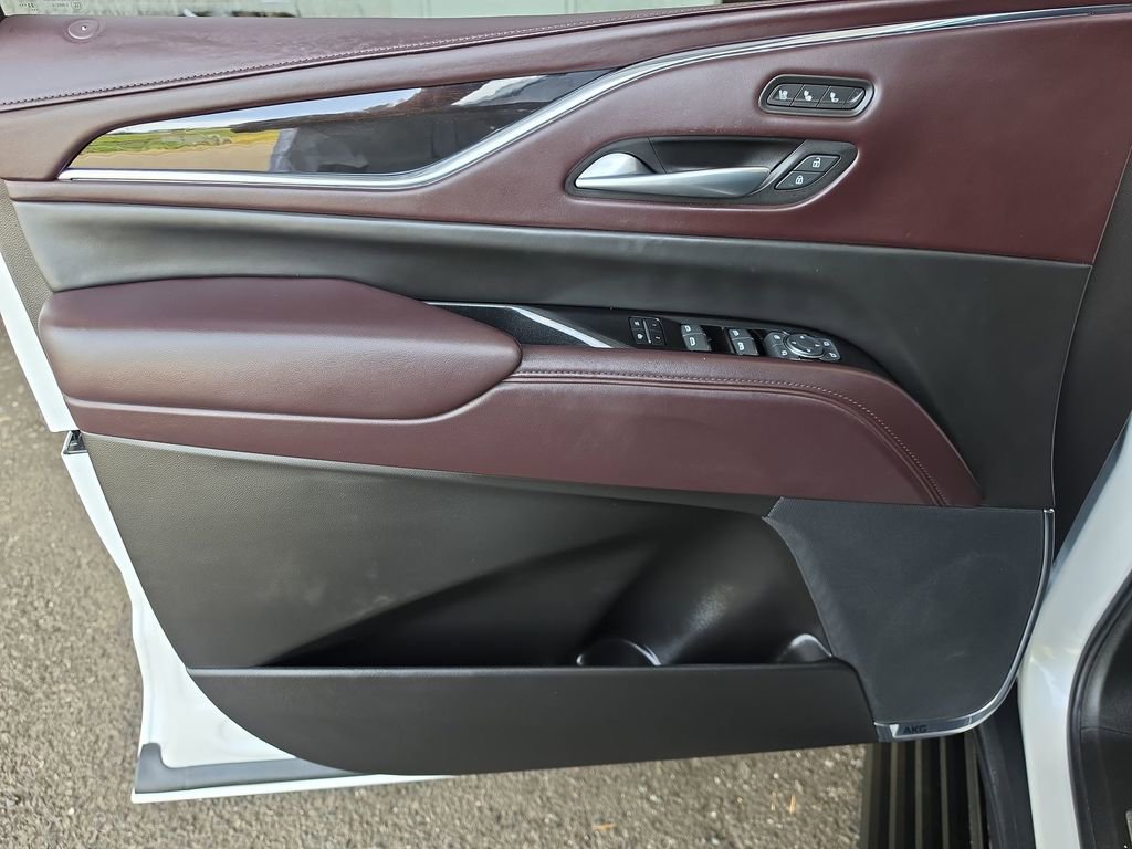Certified 2024 Cadillac Escalade Sport Platinum w/ Heavy-Duty Trailer Package AWD/4WD image 27