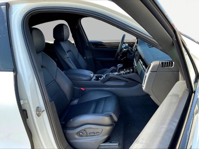 Used 2023 Porsche Cayenne S w/ Premium Package Plus AWD/4WD image 30