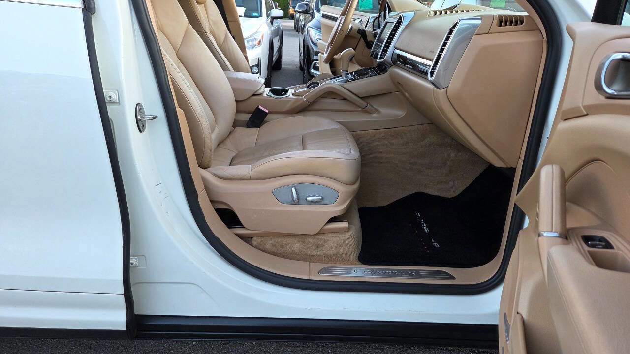 Used 2012 Porsche Cayenne S AWD/4WD image 45