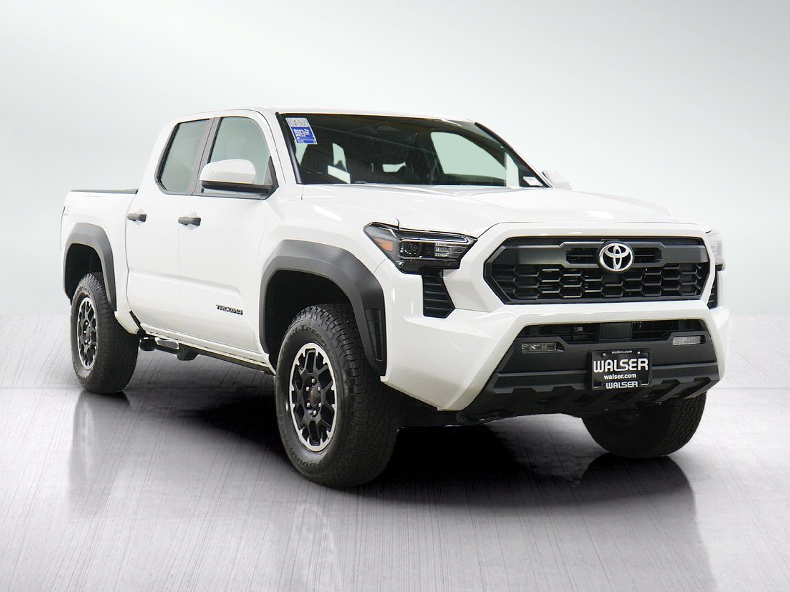 Used 2025 Toyota Tacoma TRD Off-Road AWD/4WD image 7