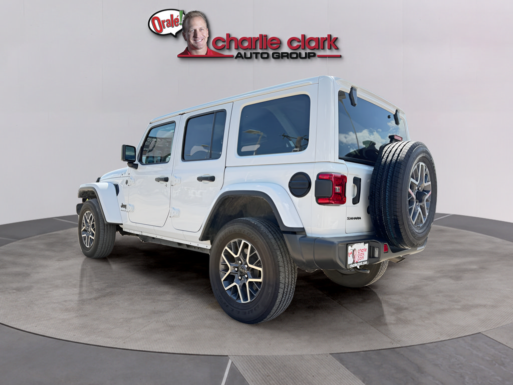 Used 2025 Jeep Wrangler Unlimited Sahara AWD/4WD image 3