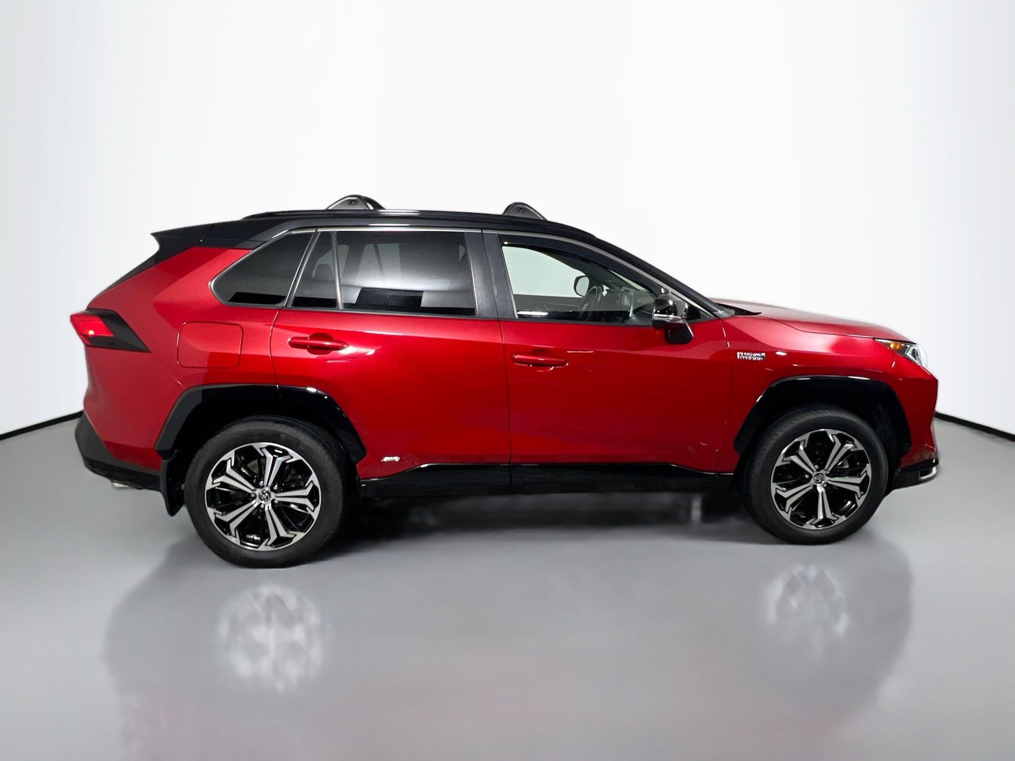 Used 2021 Toyota RAV4 XSE w/ Weather Package AWD/4WD image 3
