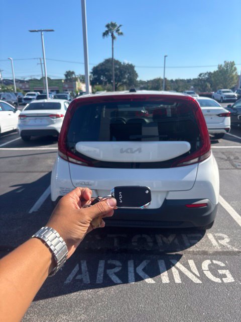 Used 2022 Kia Soul LX FWD image 13