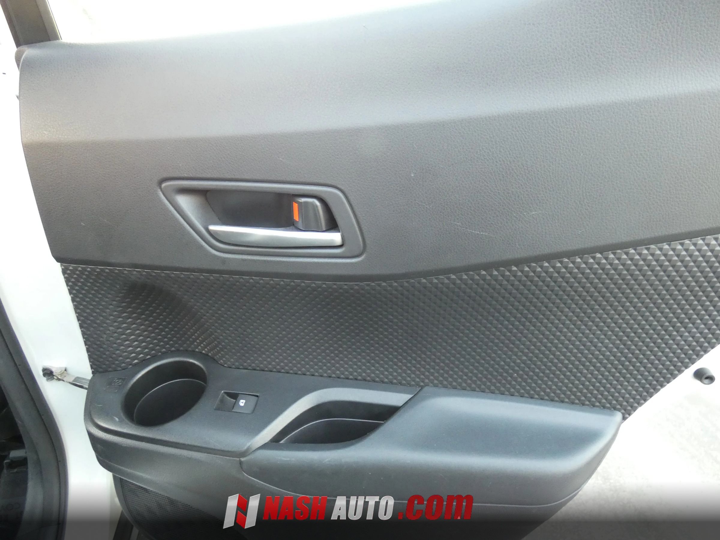 Used 2019 Toyota C-HR LE FWD image 29