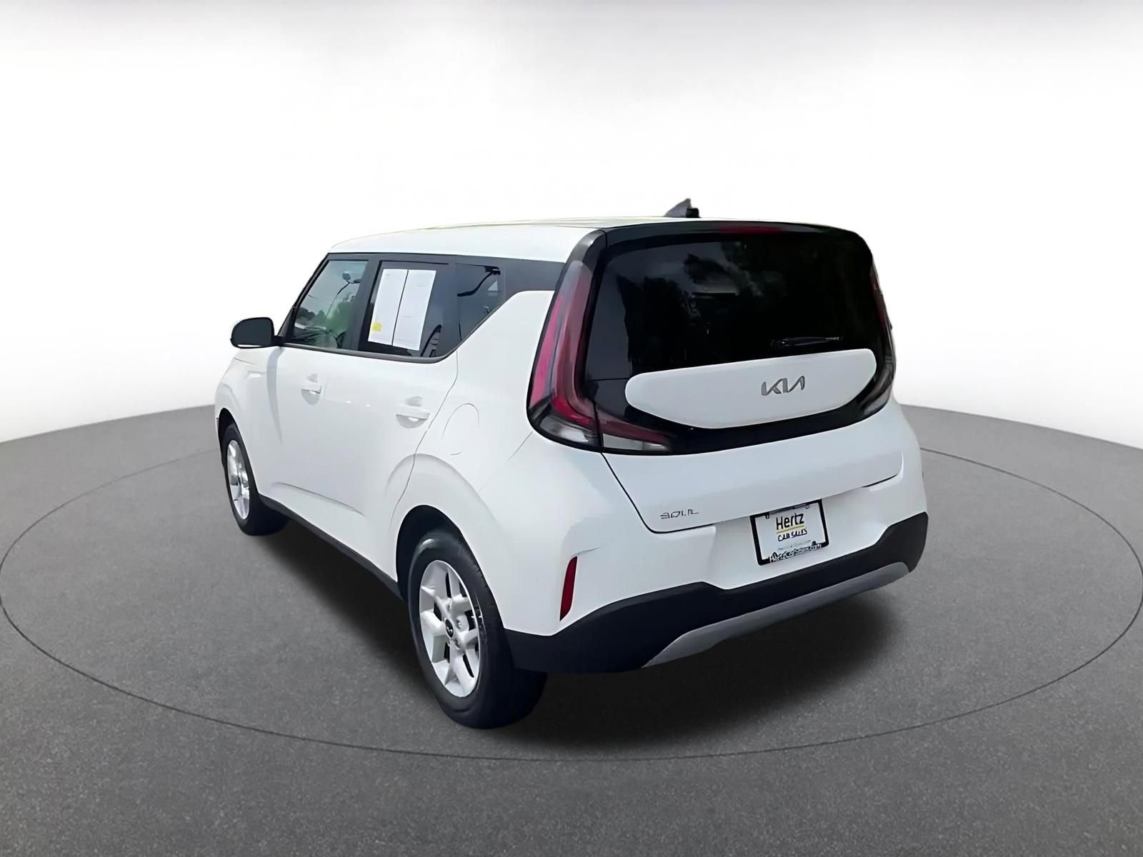 Used 2025 Kia Soul LX w/ LX Technology Package FWD image 11