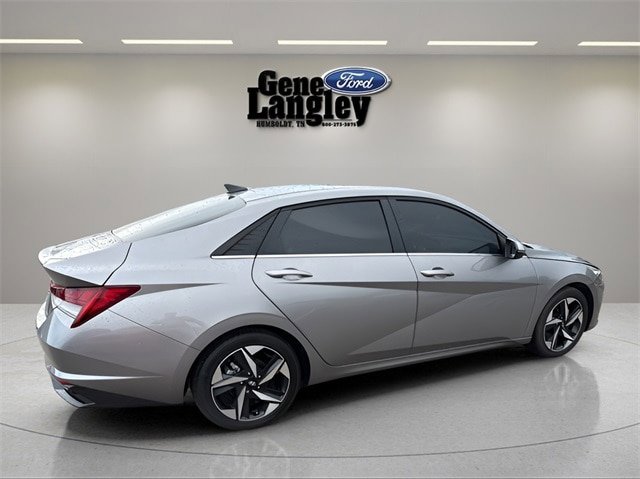 Used 2023 Hyundai Elantra Limited image 8