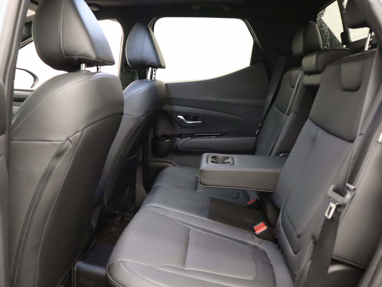 Used 2025 Hyundai Santa Cruz SEL AWD/4WD image 16