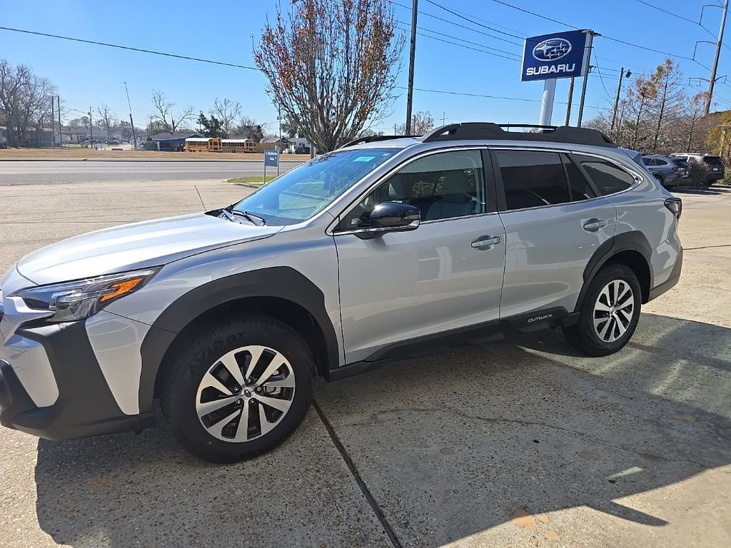 Used 2025 Subaru Outback Premium w/ Tech Package 1 image 7