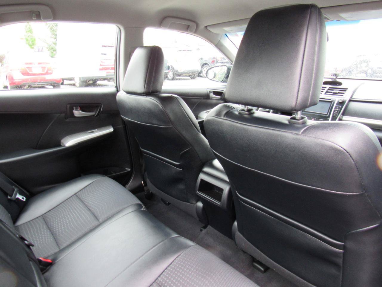 Used 2012 Toyota Camry SE FWD image 29