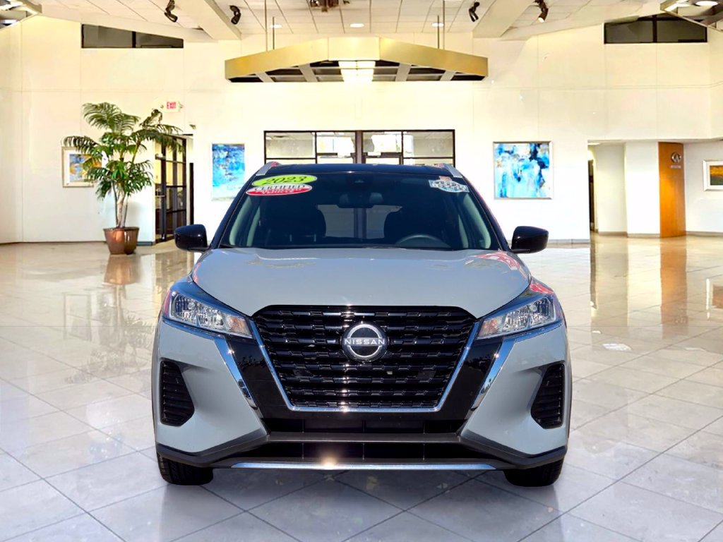 Used 2023 Nissan Kicks SV FWD image 2