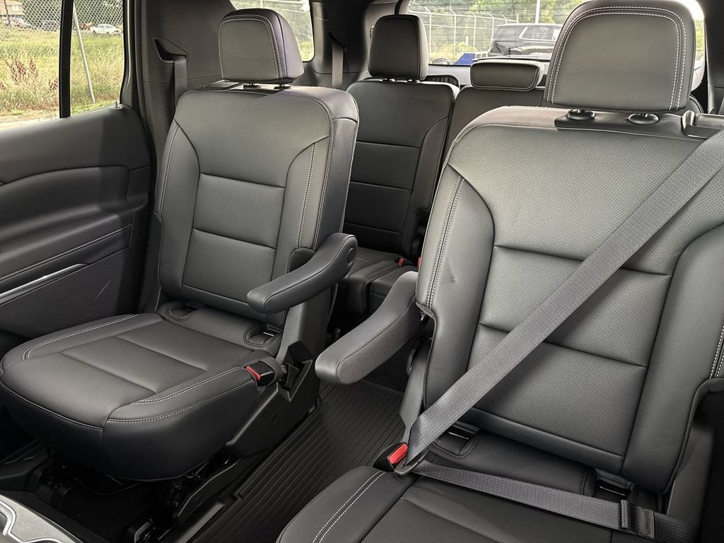 New 2026 Chevrolet Traverse LT w/ Midnight/Sport Edition AWD/4WD image 27