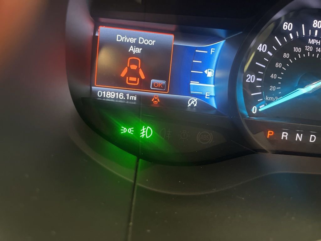 Used 2020 Ford Edge SEL image 3