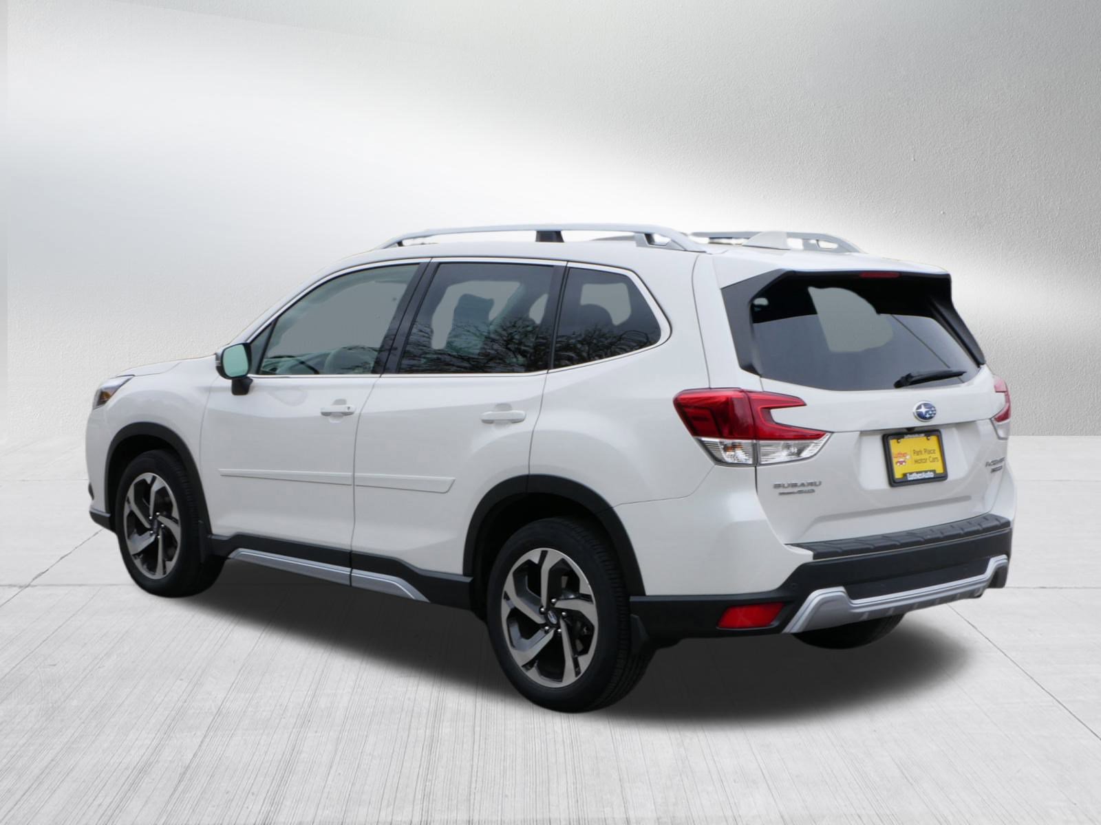 Used 2022 Subaru Forester Touring image 5