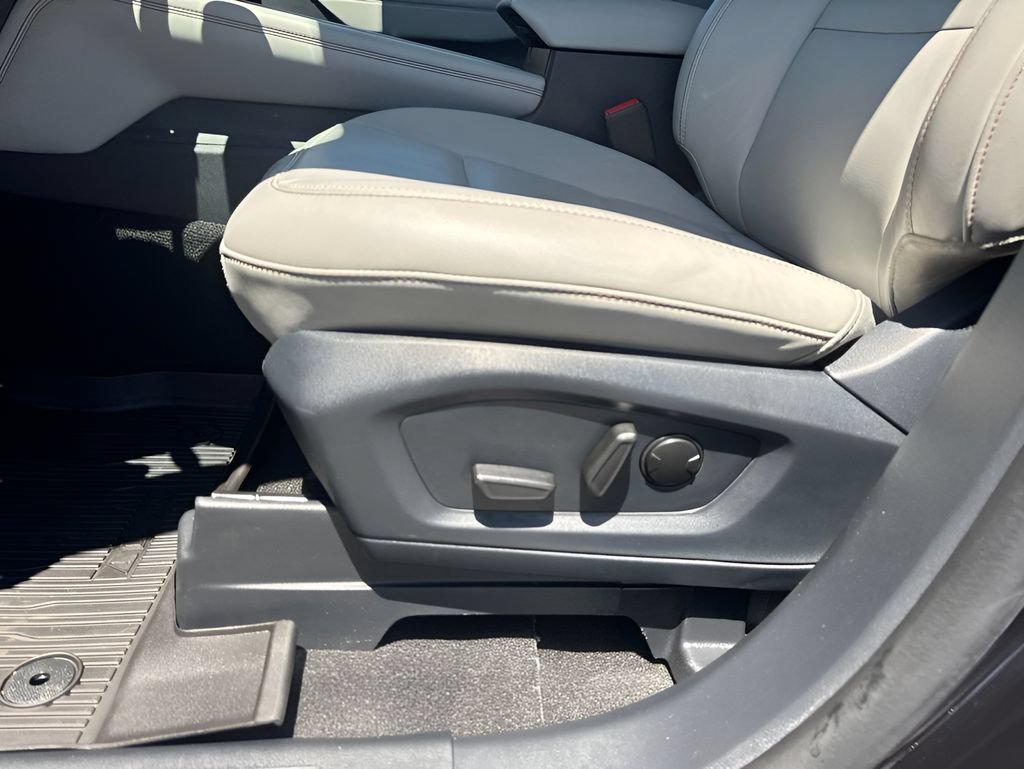 Used 2025 Ford Explorer Active w/ Active Comfort Package AWD/4WD image 10