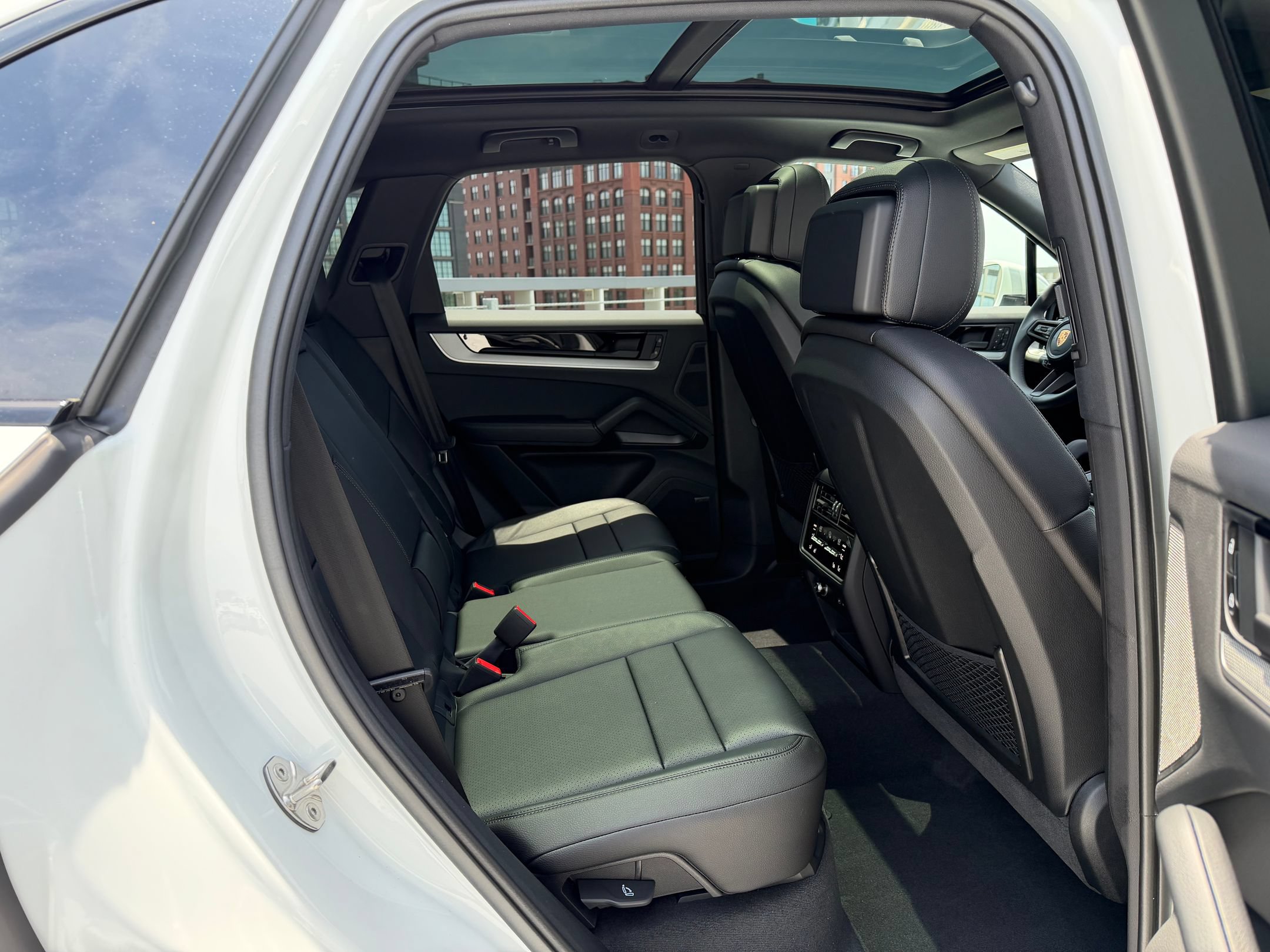 Certified 2026 Porsche Cayenne AWD/4WD image 25