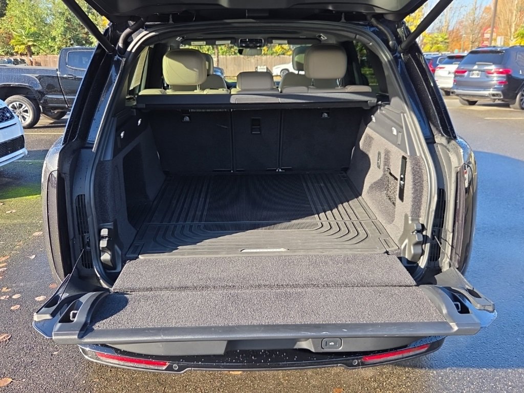 Certified 2023 Land Rover Range Rover SE image 12