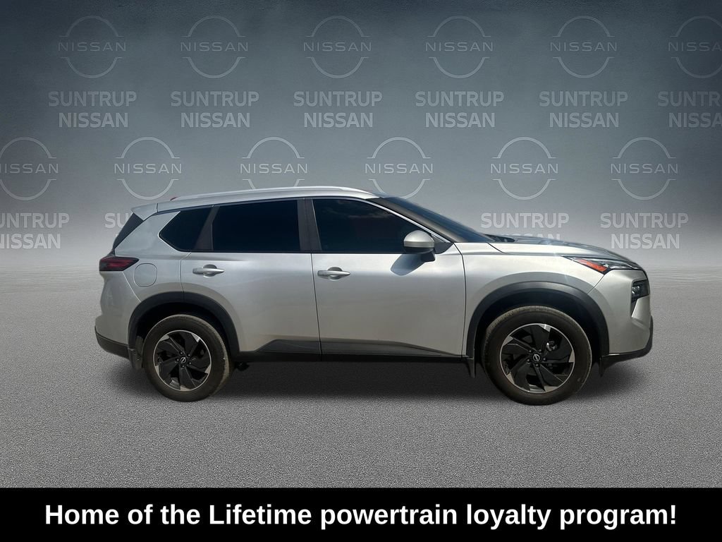 Used 2025 Nissan Rogue SV w/ SV Premium Package AWD/4WD image 7