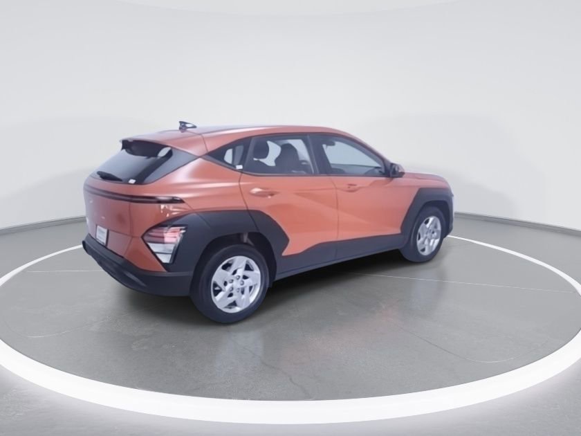 Used 2025 Hyundai Kona SE image 2