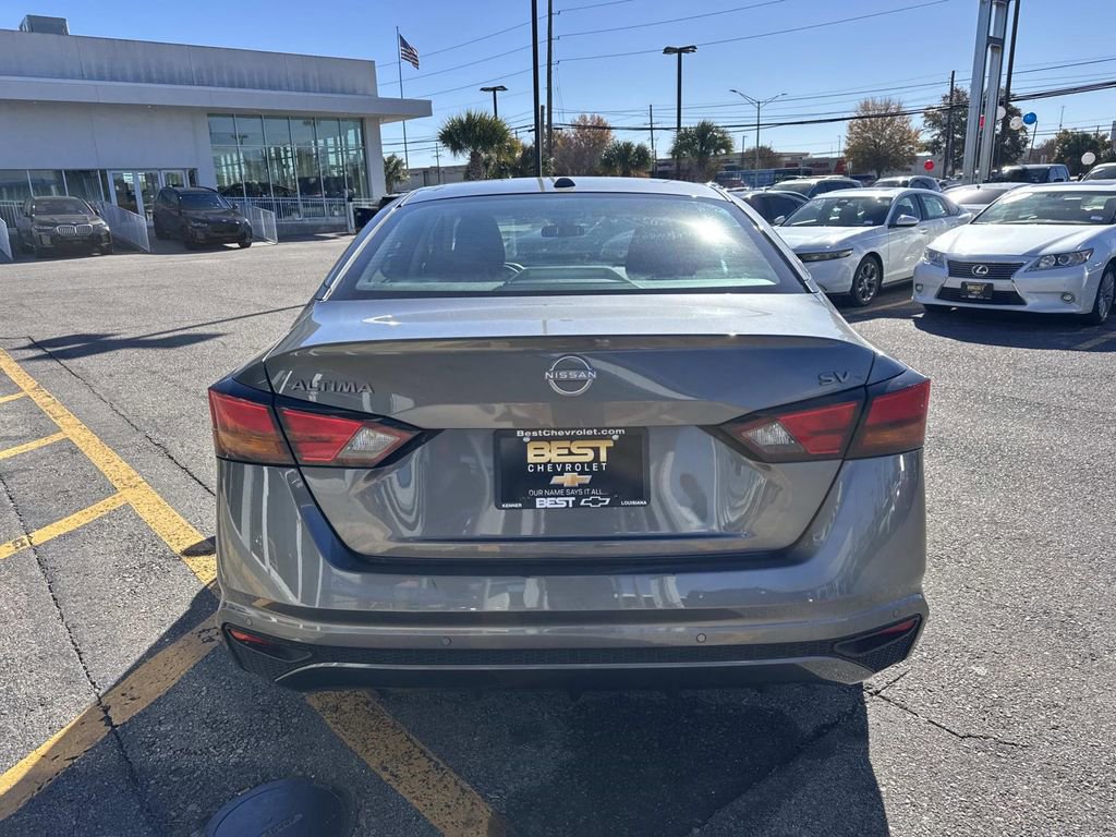 Used 2024 Nissan Altima 2.5 SV image 7
