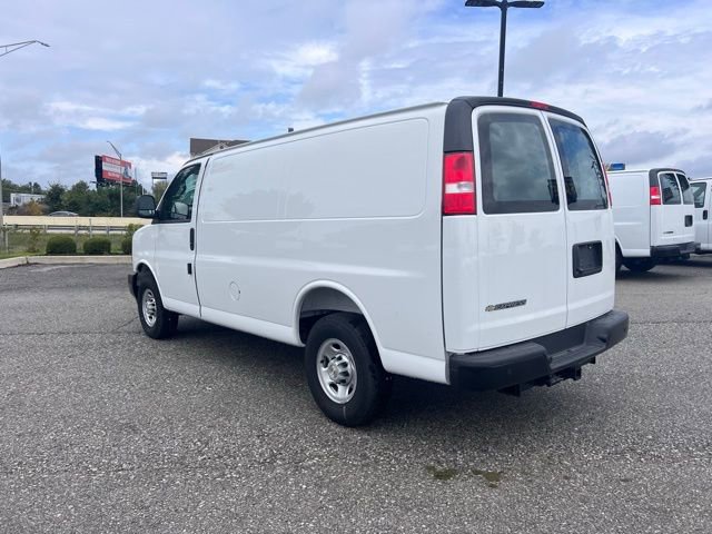 New 2025 Chevrolet Express 3500 Work Van w/ Driver Convenience Package image 10