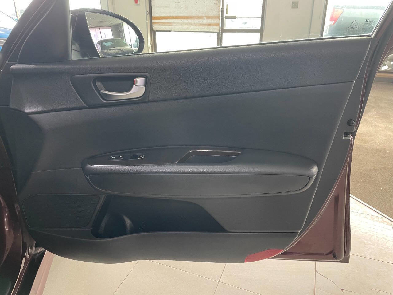 Used 2017 Kia Optima EX image 25