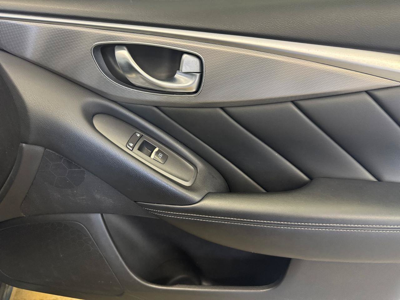 Used 2014 INFINITI Q50 AWD image 24