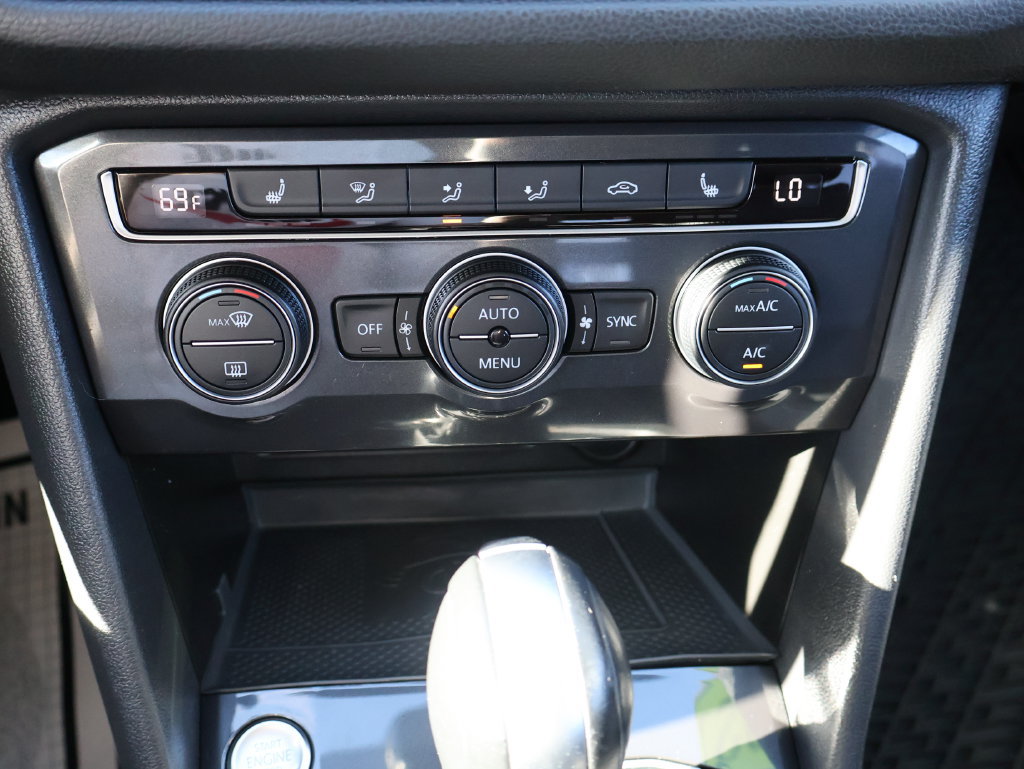 Used 2021 Volkswagen Tiguan SE w/ Panoramic Sunroof Package AWD/4WD image 25