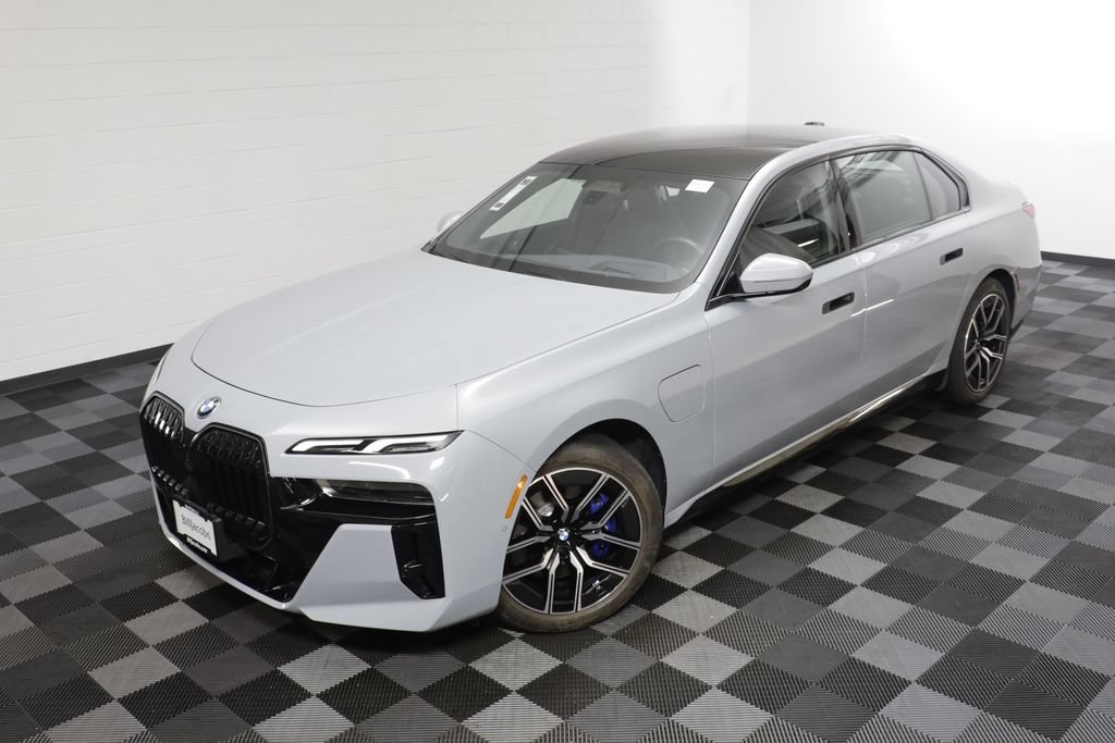 Used 2026 BMW 750e xDrive w/ Autobahn Package AWD/4WD image 2