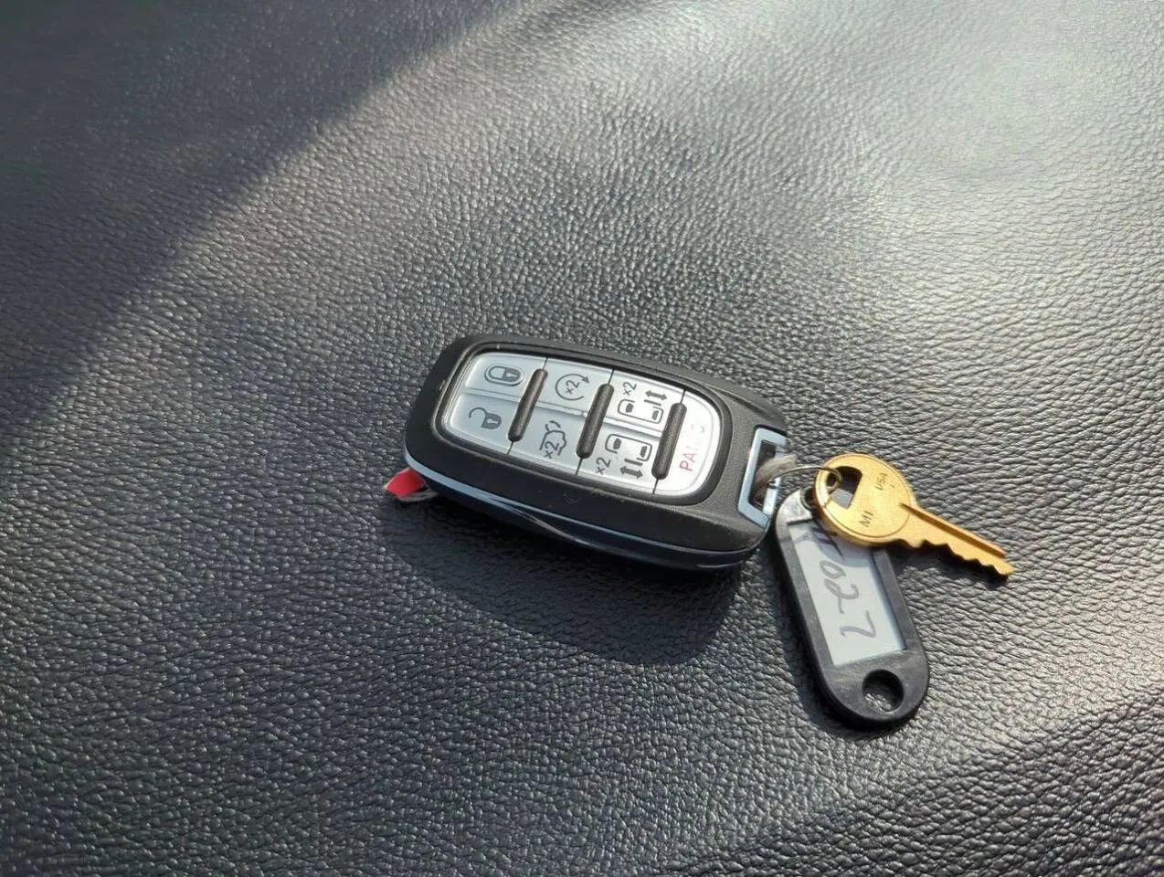 Used 2023 Chrysler Voyager LX FWD image 27