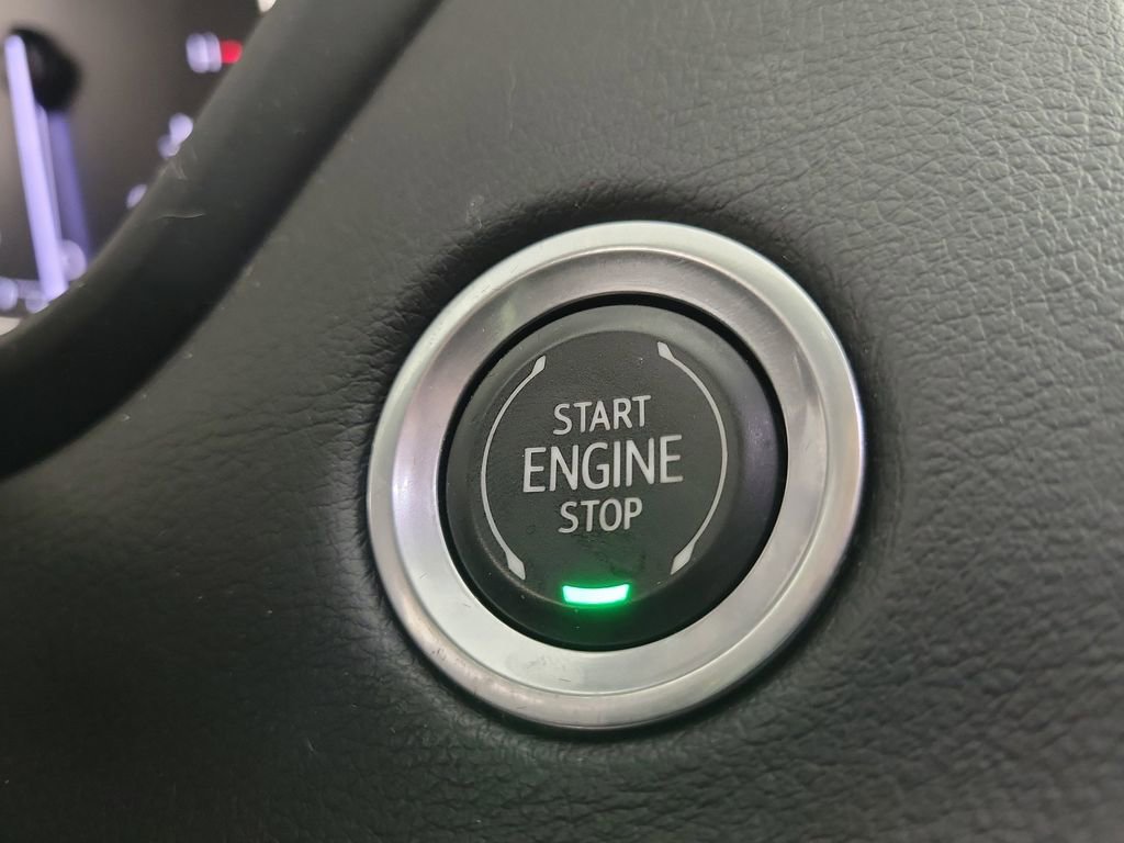 Used 2021 Cadillac XT4 Premium Luxury w/ Driver Awareness Package image 29
