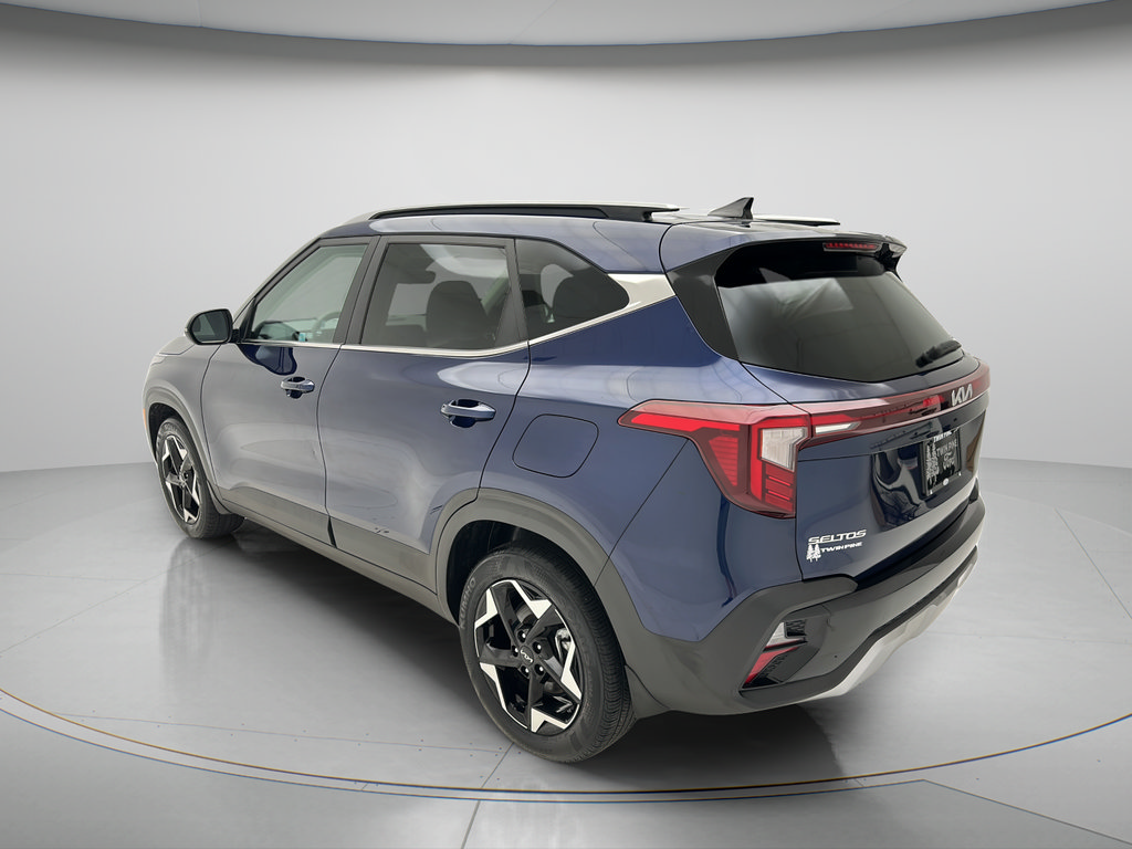 Used 2024 Kia Seltos EX AWD/4WD image 8