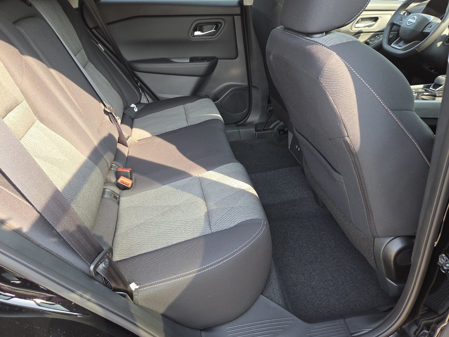 New 2026 Nissan Rogue SV w/ Cold Weather Package AWD/4WD image 24