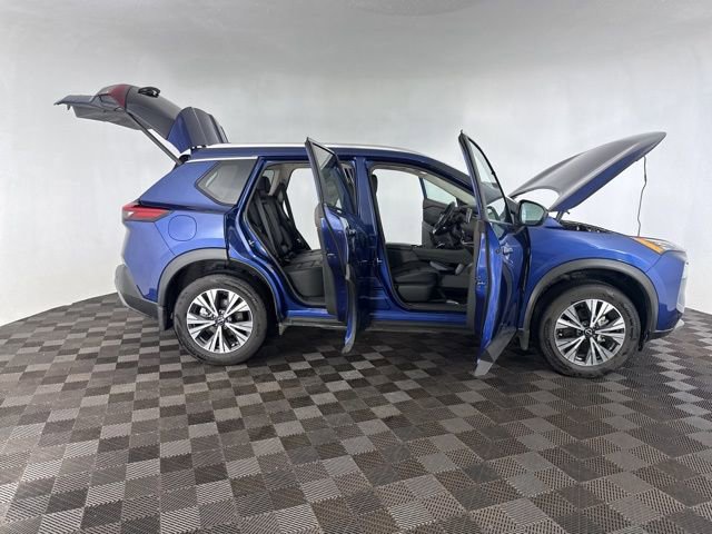 Used 2023 Nissan Rogue SV w/ SV Premium B Package image 16