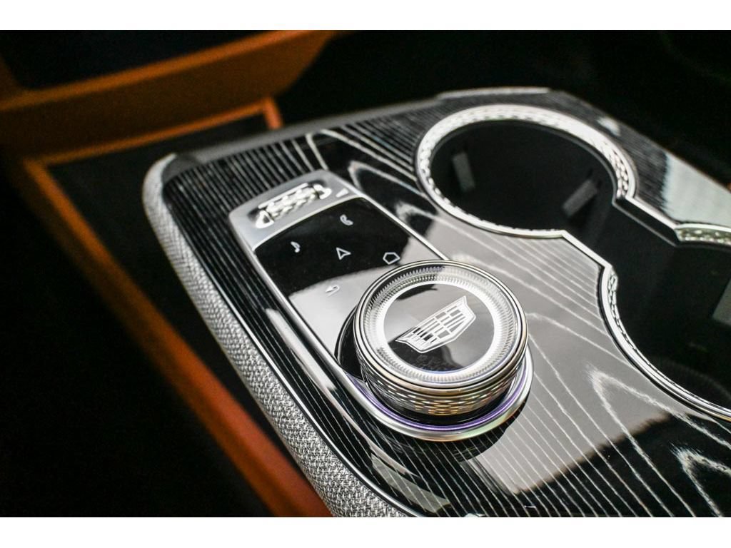 New 2027 Cadillac Optiq Premium Luxury AWD/4WD image 28