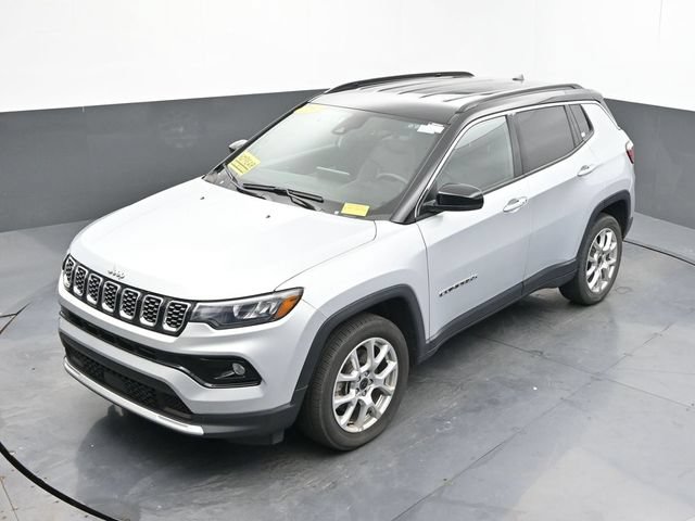 Used 2025 Jeep Compass Limited AWD/4WD image 40
