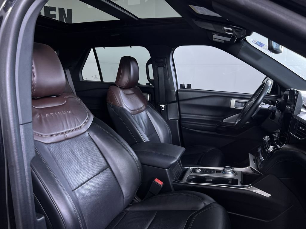 Used 2022 Ford Explorer Platinum w/ Equipment Group 601A image 27