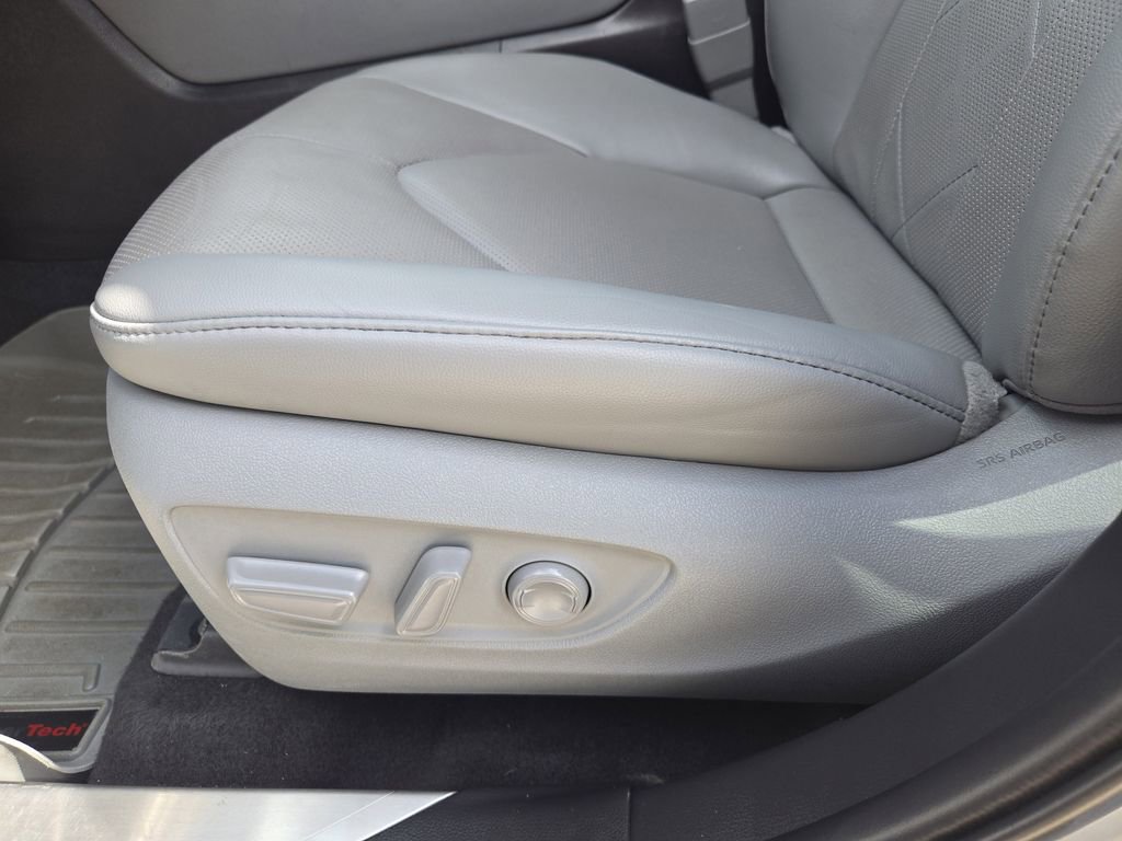 Used 2022 Toyota Highlander Platinum FWD image 26