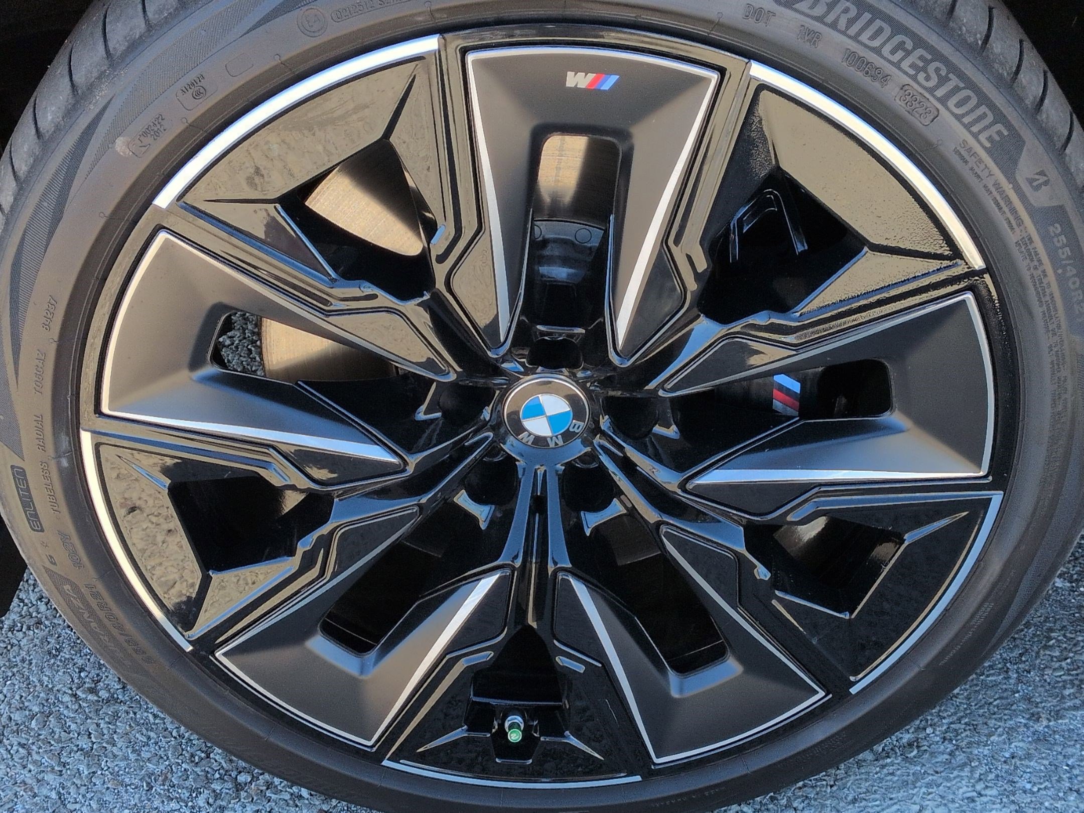 Certified 2024 BMW 760i xDrive w/ Premium Package 2 image 13