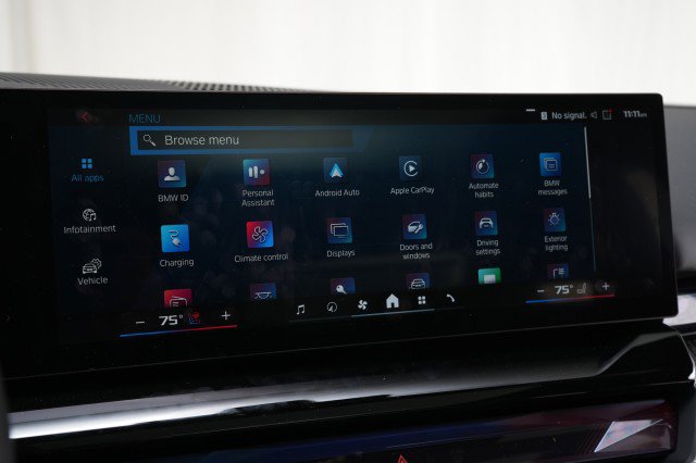 Used 2025 BMW M5 w/ Executive Package image 46