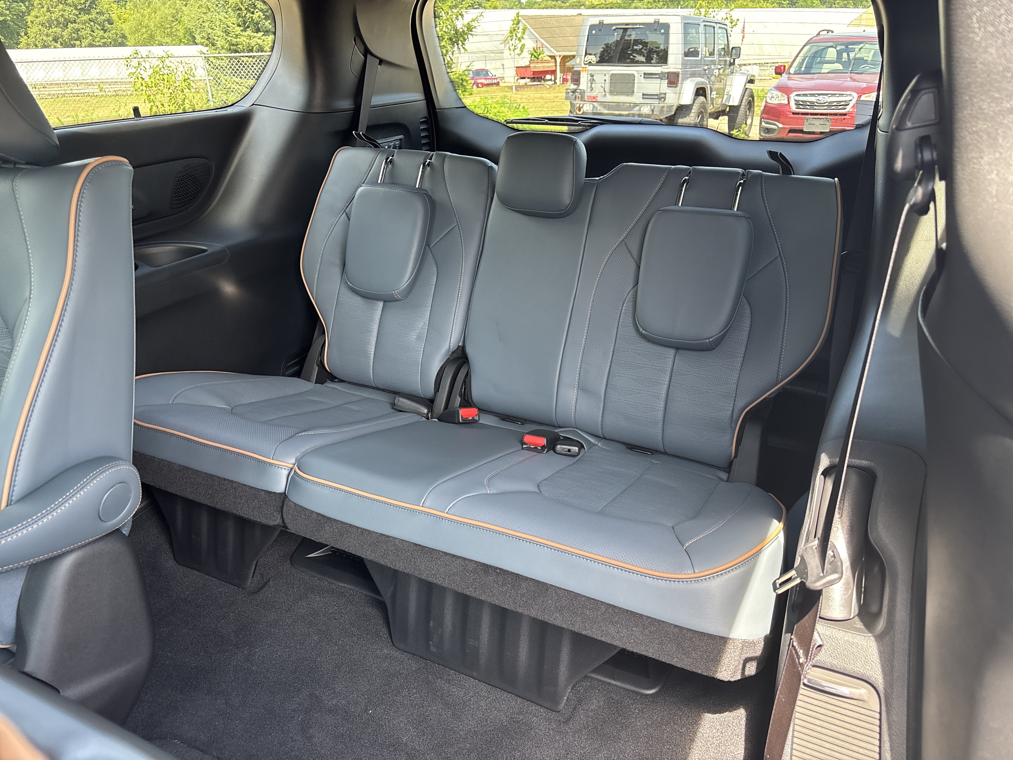 New 2027 Chrysler Pacifica Pinnacle FWD image 23