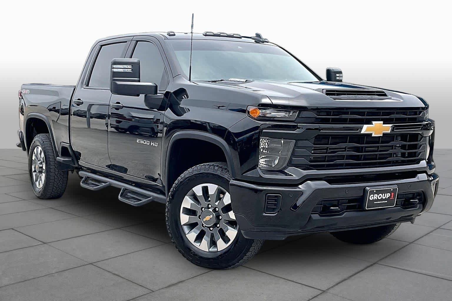 Used 2025 Chevrolet Silverado 2500 Custom w/ Custom Value Package AWD/4WD image 3
