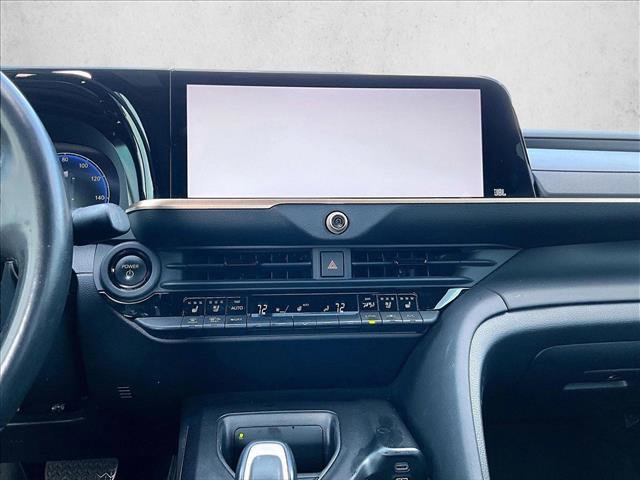 Used 2023 Toyota Crown Platinum image 8