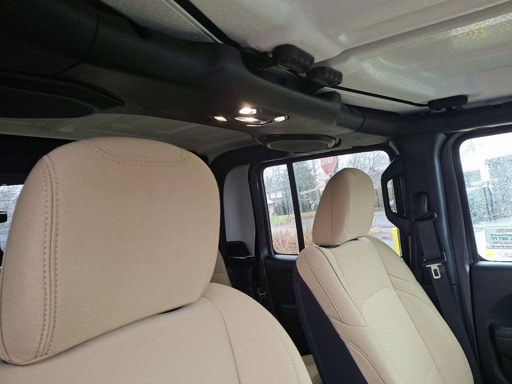 Used 2022 Jeep Gladiator Willys image 13