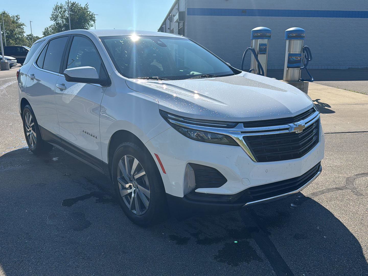 Used 2023 Chevrolet Equinox LT AWD/4WD image 7