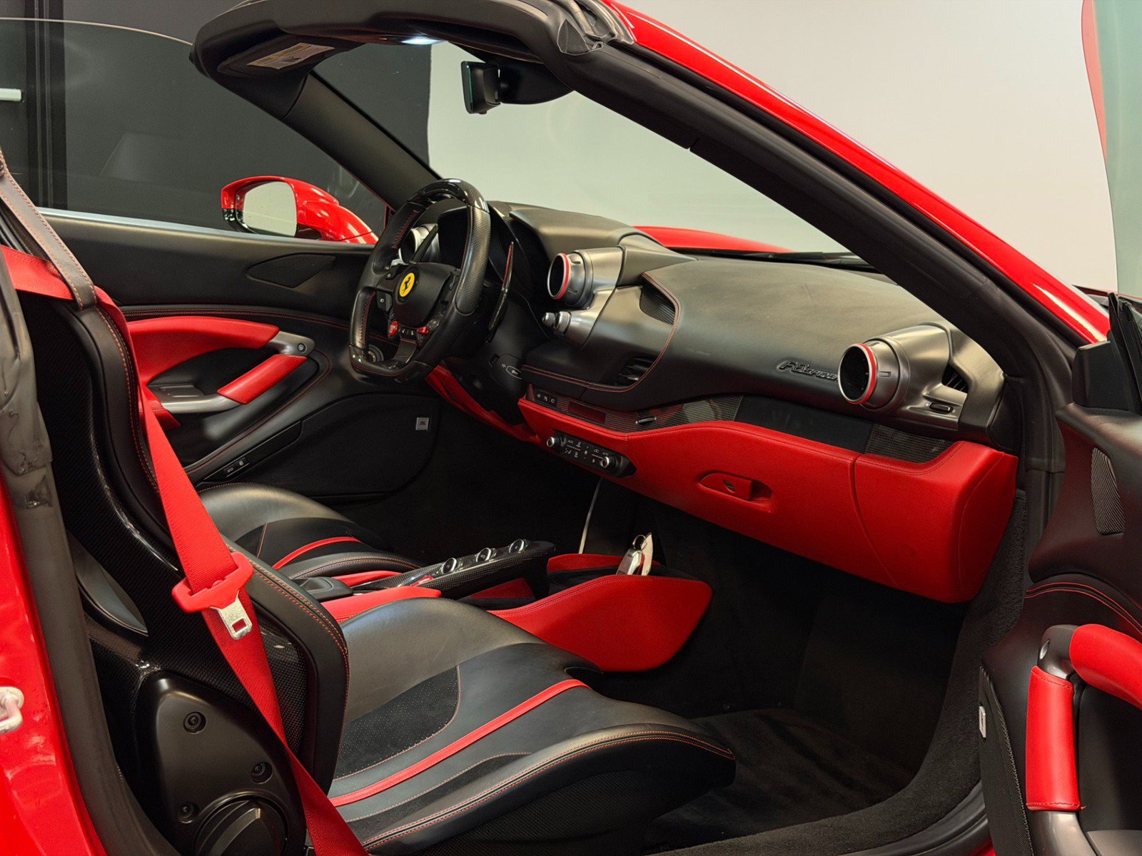 Used 2021 Ferrari F8 Tributo RWD image 15