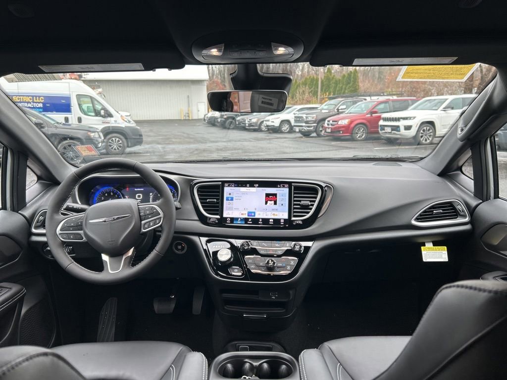 New 2026 Chrysler Voyager LX image 12