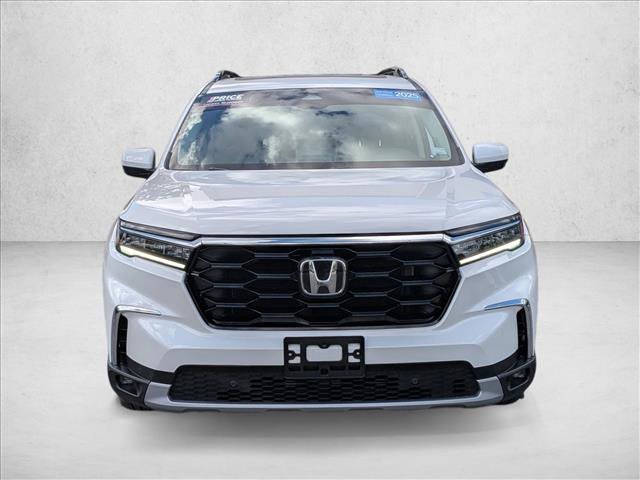Certified 2025 Honda Pilot Touring image 2