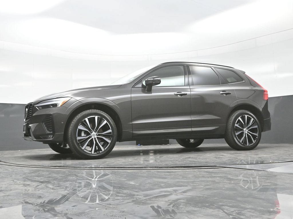 Used 2024 Volvo XC60 B5 Plus w/ Protection Package Premier AWD/4WD image 26