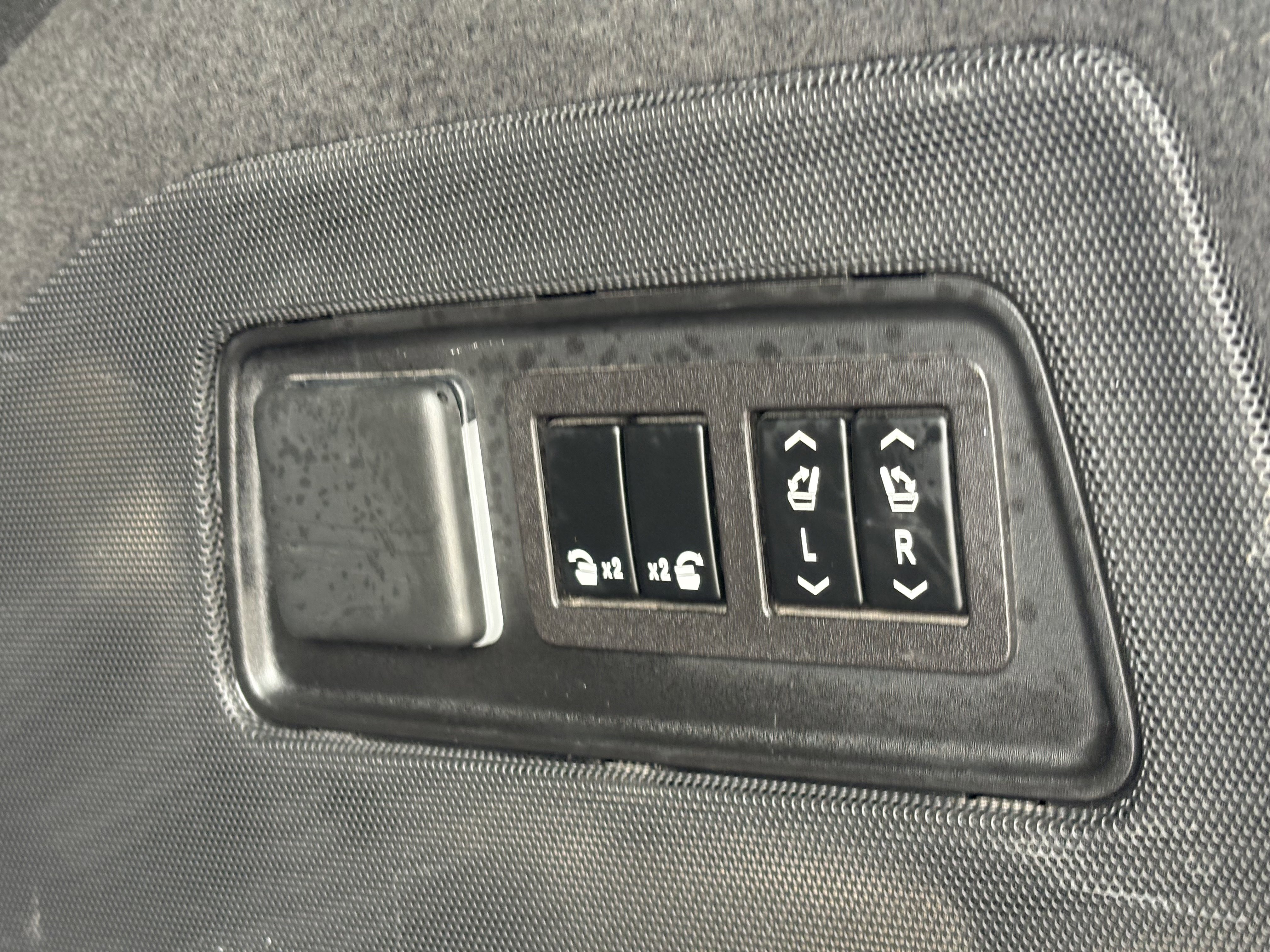 Used 2023 Cadillac Escalade Sport image 10